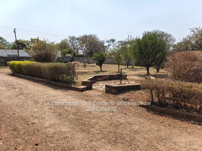 4 Bedroom House in Famona To Rent
