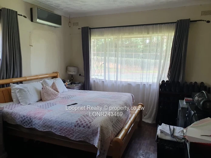 Spacious Greystone Park 4-Bed with Borehole