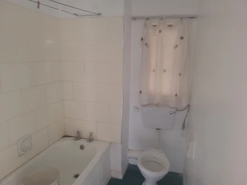 2 Bedroom Flat & Apartment