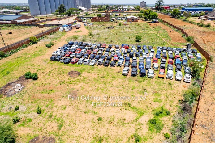 Versatile Commercial Stand In Kelvin West