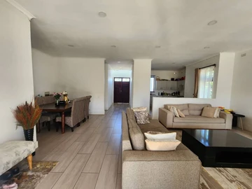 3 Bedroom Flat & Apartment