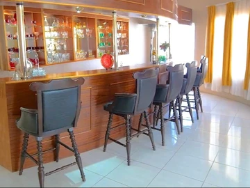 Farm & Agricultural Land