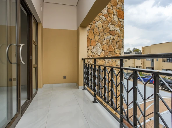 3 Bedroom Flat & Apartment