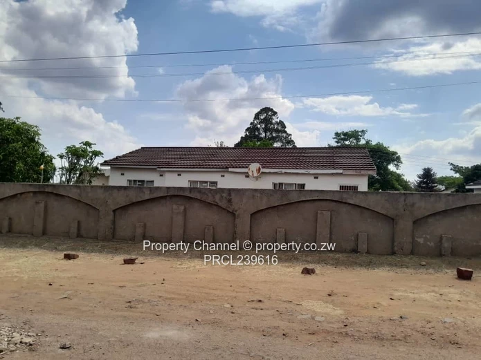 Tynwald 3-Bed Home, 1 Bath, Spacious Yard & Built-ins