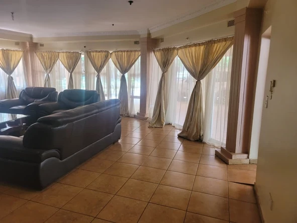 6 Bedroom House