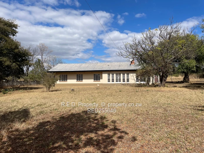 Family Home to Rent in Matsheumhlope