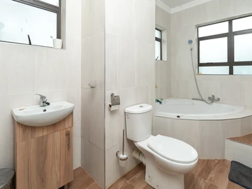 3 Bedroom Garden Flat