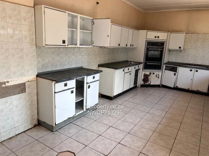 Investor’s Dream Fixer-Upper in Prime Woodlands, Bulawayo