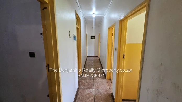 3 bedroom House for Sale in Kwekwe