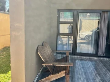 3 Bedroom Flat & Apartment