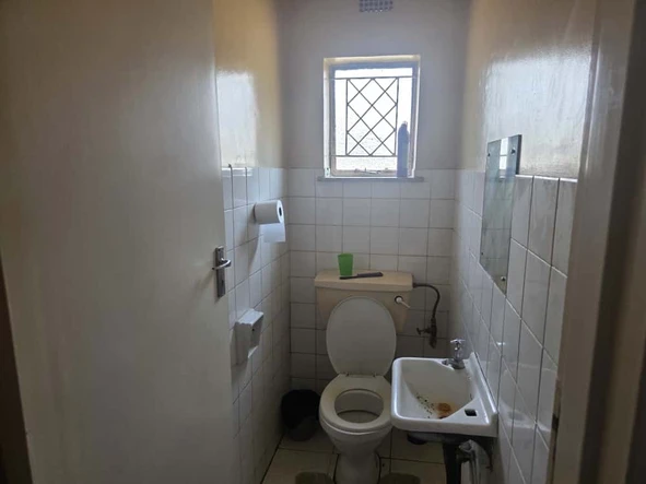 2 Bedroom Flat & Apartment
