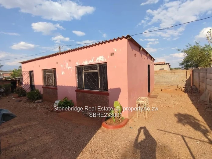 3 Bedroom House in Mahatshula For sale