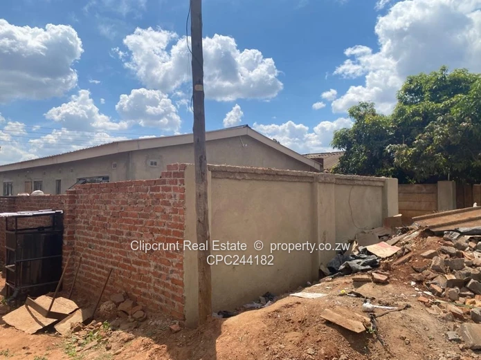 Warren-park D house forsale (Sole Mandate)