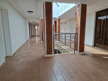 6 Bedroom House