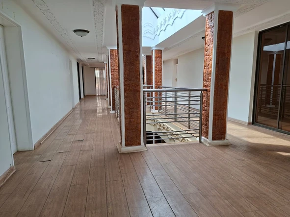 6 Bedroom House