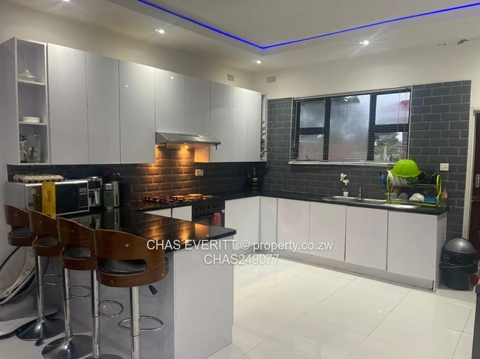 Fully Furnished Cottage To Let in Arlington 