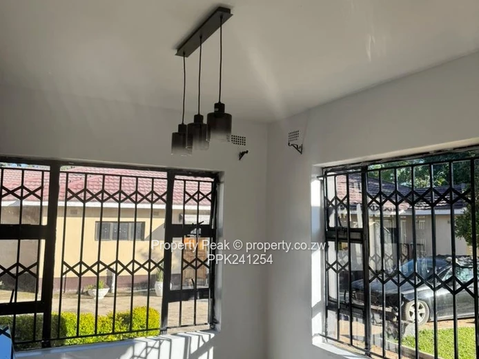 Newly Renovated 3-Bed Cottage in Queensdale