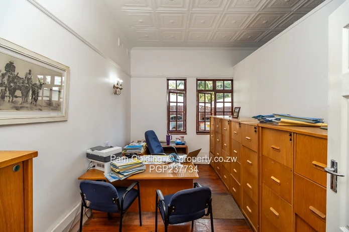 The Perfect Business Location: Close to the City & Major Hospital.