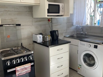 2 Bedroom Garden Flat