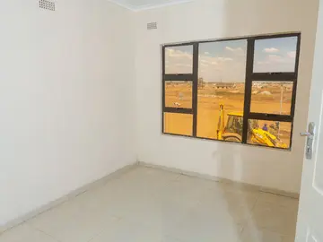 2 Bedroom Flat & Apartment