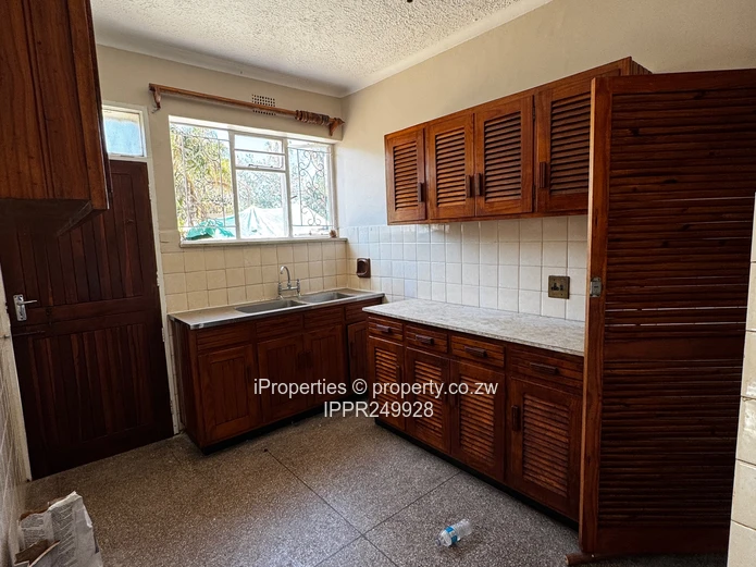 3-Bedroom Duplex with Private Garden 