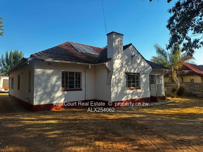 Smart Investment, Premium Location!!  (Sole Mandate)