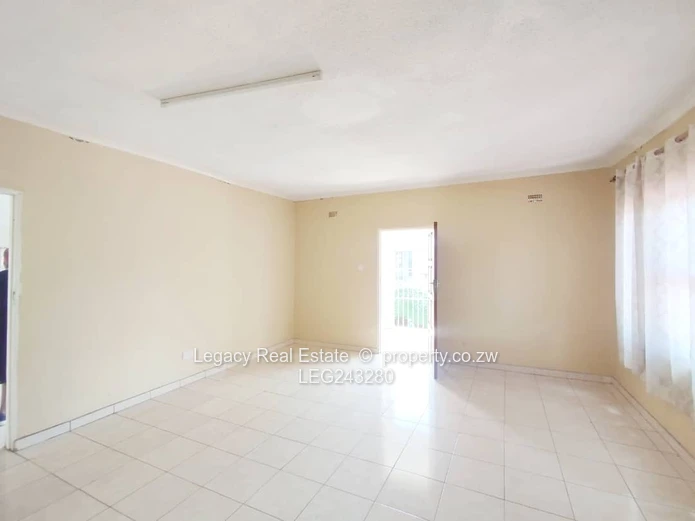 Commercial Property Near Belvedere Primary To Let