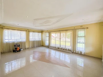 6 Bedroom House