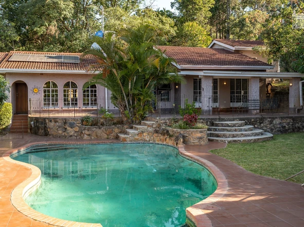 6 Bedroom House
