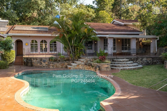 6 Bedroom House With Excellent Water (Sole Mandate)