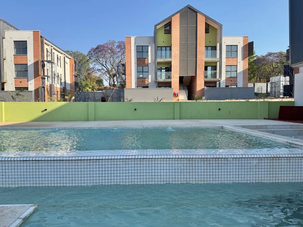 2 Bedroom Flat & Apartment