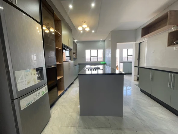 5 Bedroom House