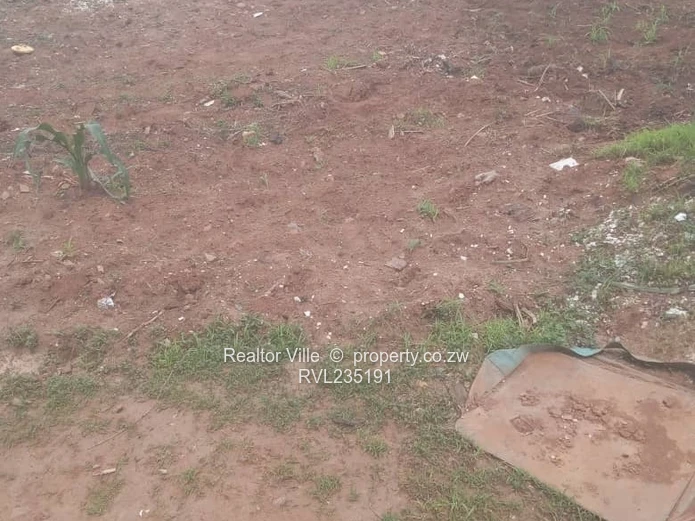 300m² Stand in Granary Park — Tarred Roads & Water