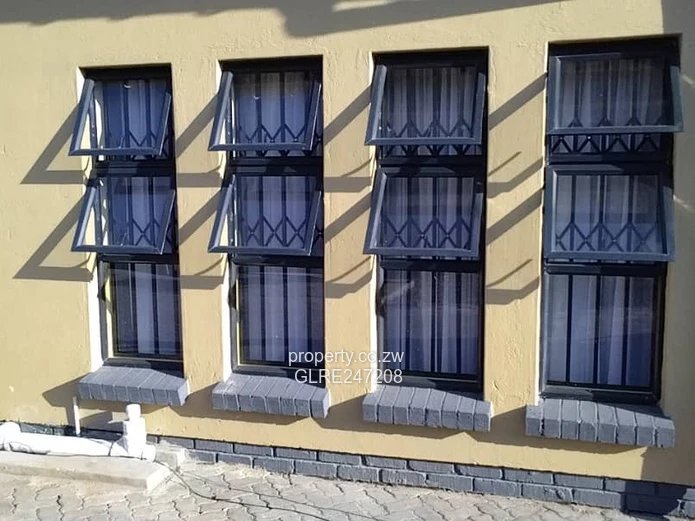 Mount Pleasant 4-Bed, 3-Bath Flat with Borehole