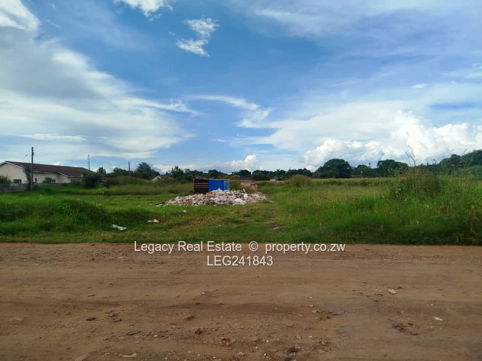 Stand in Established Mabelreign Neighborhood