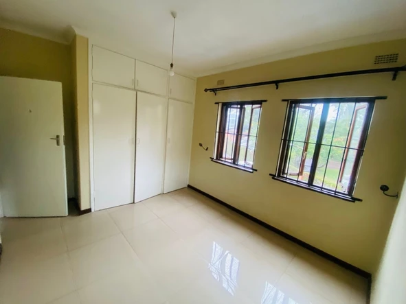 3 Bedroom Flat & Apartment