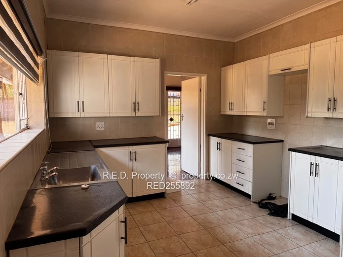 Spacious 3-Bedroom Home to Rent in Fourwinds