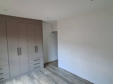 3 Bedroom Flat & Apartment