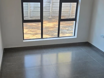 3 Bedroom Flat & Apartment