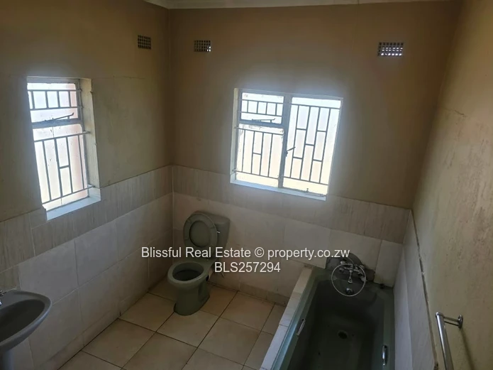 3 Bedroom house for rent in Zimre park