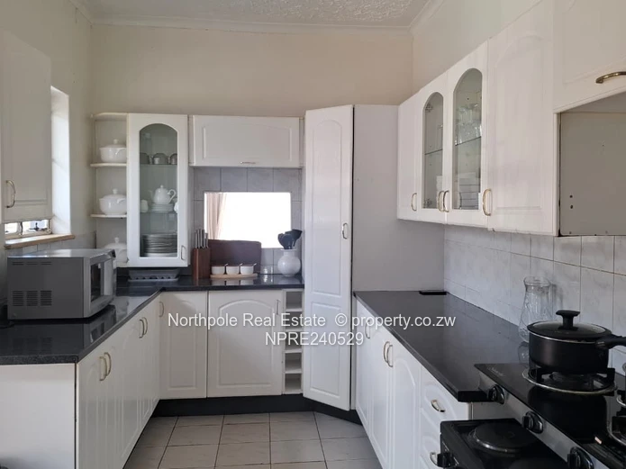 Sunridge( Perfect For Investors, With Harare Drive Frontage Close To Lomagundi Road)