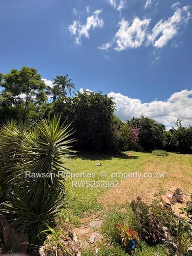 Chinhoyi Mzari House!  (Sole Mandate)