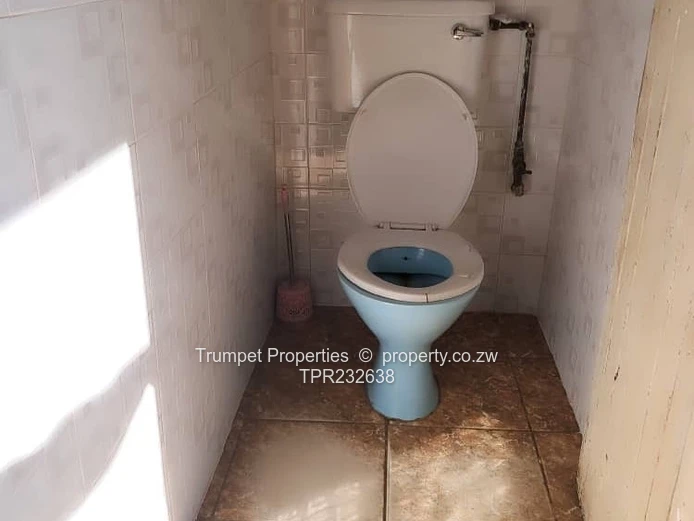 Walled 5-Bed Home with Verandah in Sunningdale