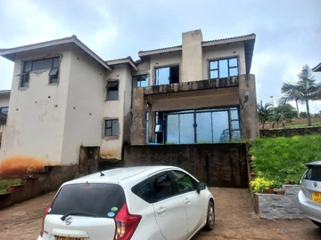 5 Bedroom Flat & Apartment