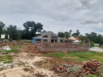 4 Bedroom Flat & Apartment