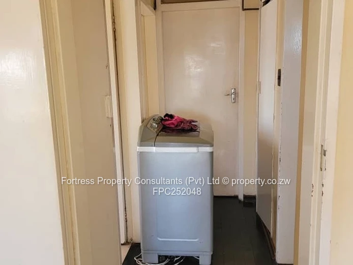Sunlit 2-Bed Flat in Avenues CBD — Borehole (Sole Mandate)