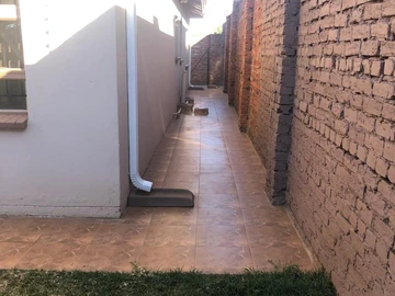 3 Bedroom Flat & Apartment