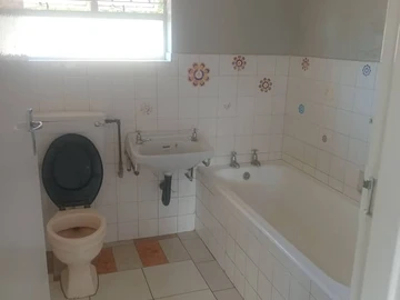 2 Bedroom Garden Flat