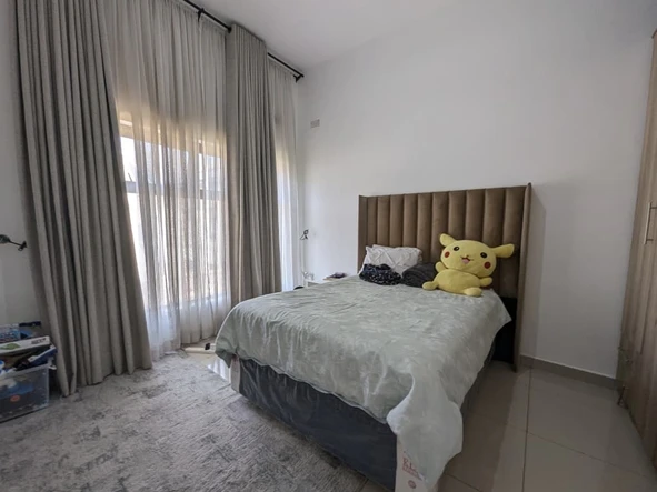 3 Bedroom Flat & Apartment