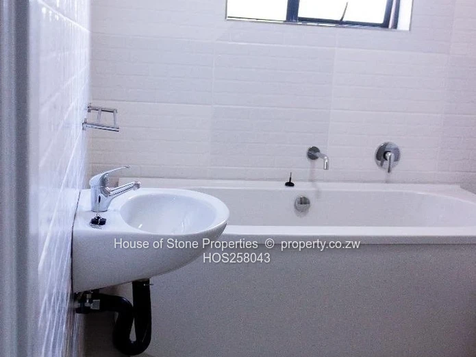 Modern, Secure and Stylish 2 bed and 3 bed homes in Amberwood Gardens